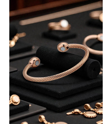 Bracelet en Cuivre Aimanté – Design Celte sur présentoir
