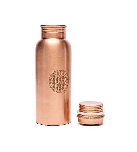 Bouteille en Cuivre Pur avec Fleur de Vie - Vue avec son bouchon