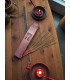 Encens Vierge Miraculeuse – Encens Religieux bâtonnets sur table