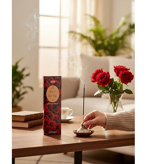 Encens Rose Rouge HEM 10gr bâtonnet en main