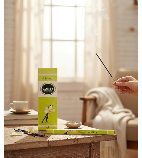 Encens Vanille Aromatika Boîte de 10 g bâtonnet en main