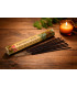 Encens Patchouli & Musc HEM bâtonnets sur table et bougie