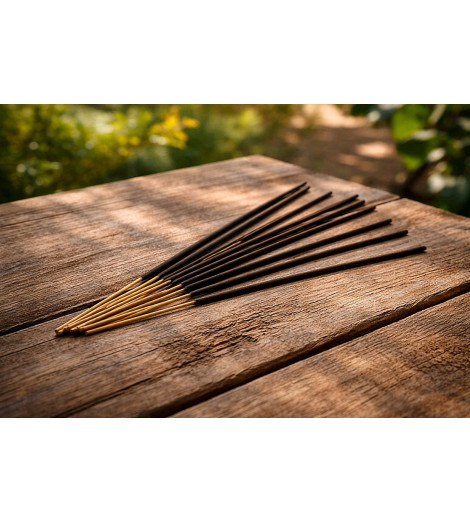 Encens Benjoin HEM 10g bâtonnets sur table