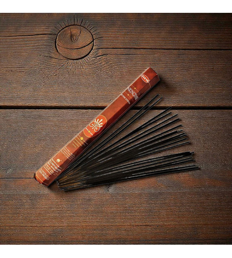 Encens Oliban HEM - Encens & Tradition bâtonnets sur table