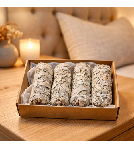 Coffret Sauge Blanche – 4 Fagots de Purification sur table de nuit
