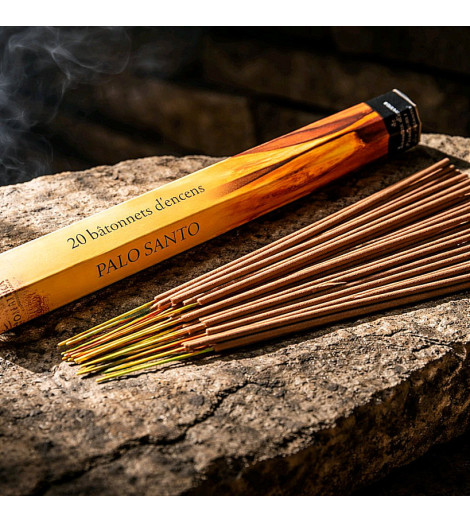 Encens Aromatika au Palo Santo – la boite et ses bâtonnets