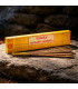 Encens Goloka Nag Champa  - boite et bâtonnets sur pierre
