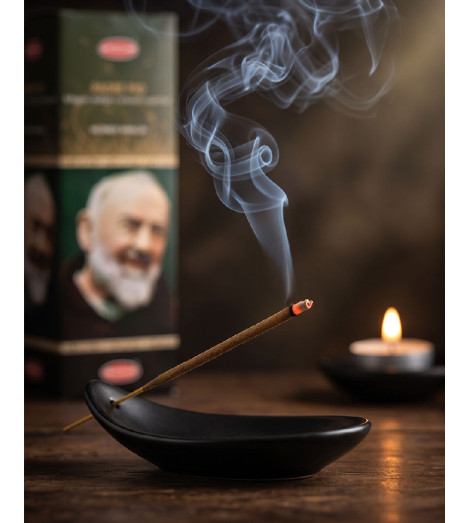 Encens Religieux – Padre Pio – Intercession et Prière - bâtonnet allumé fumant