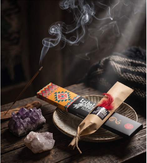 Encens Palo Santo Tribal Soul parmi quartz et améthyste