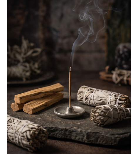 Encens Sauge Blanche & Palo Santo Sans Charbon bâtonnet allumé sauge et palo