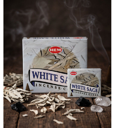 Encens Sauge Blanche HEM en Cônes sur lit de sauge