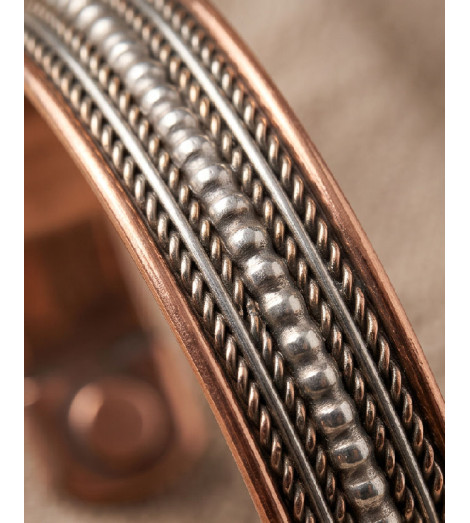 Bracelet Cuivre et Aimants – Décor Petites Torsades gros plan