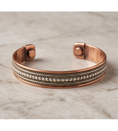 Bracelet Cuivre et Aimants – Décor Petites Torsades sur marbre